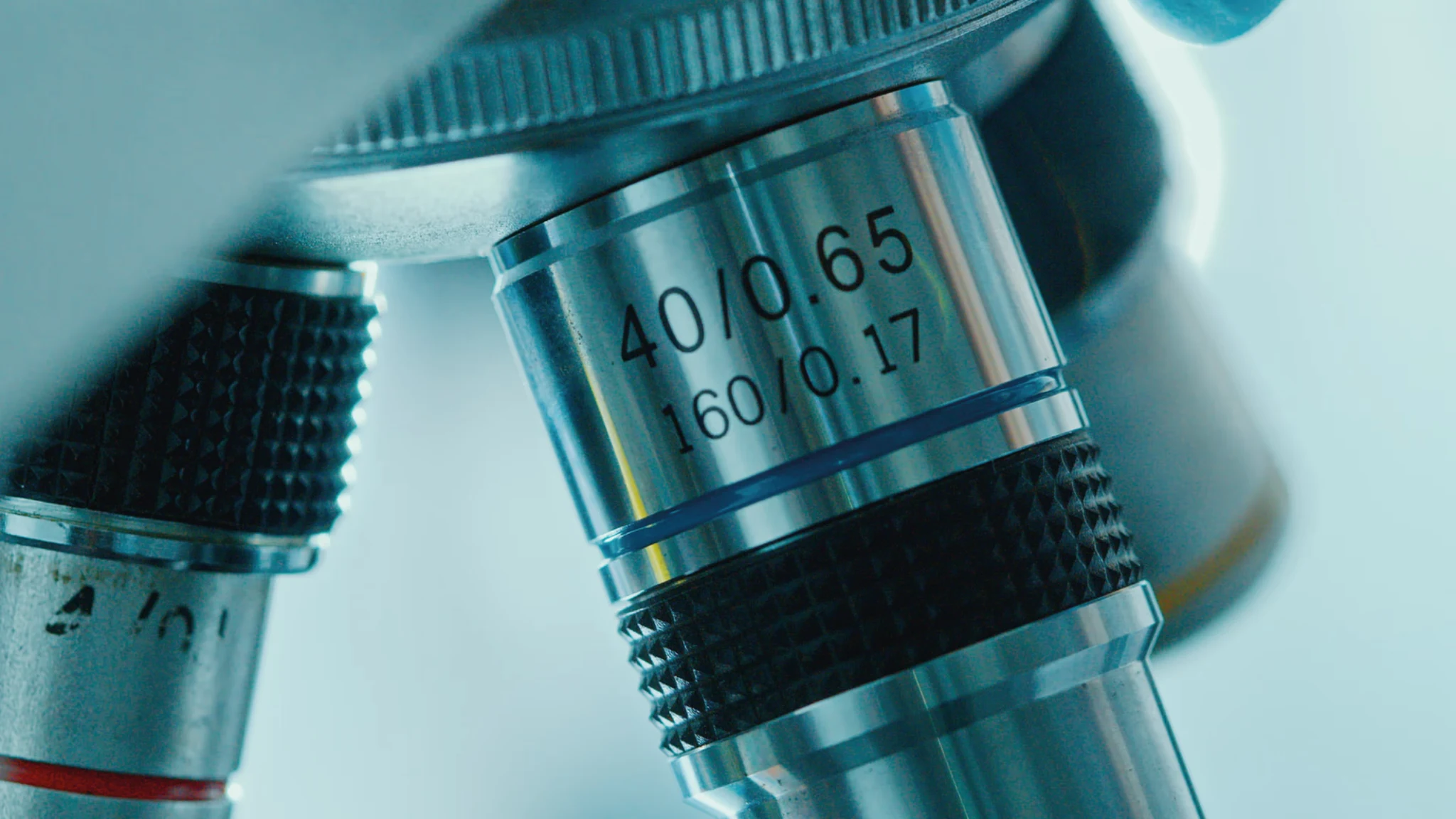 Microscope de laboratoire